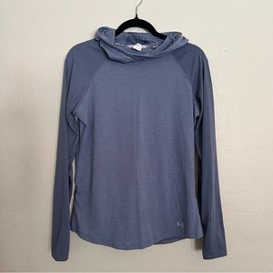 Under Armour long sleeve lightweight pullover size medium